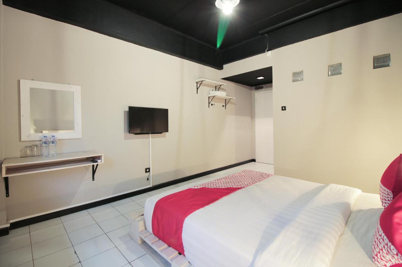 Oyo 260 Home 33 Bandung Luaran gambar