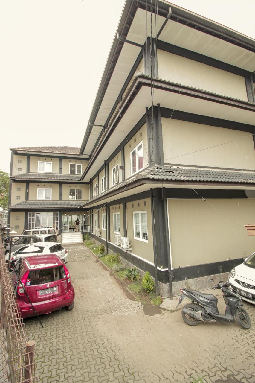 Oyo 260 Home 33 Bandung Luaran gambar