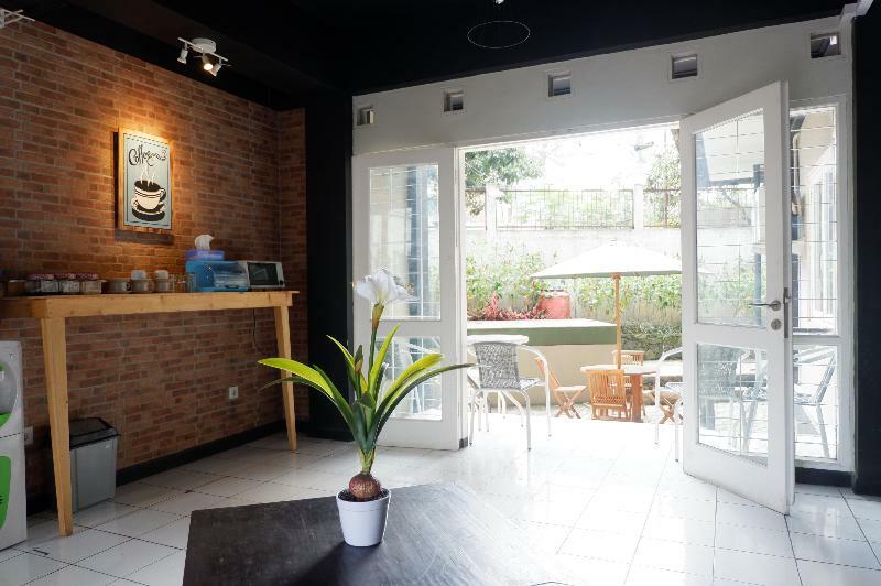 Oyo 260 Home 33 Bandung Luaran gambar
